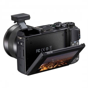 EOS M3 EF-M18-55STM BSL LCD out Flannsh Up